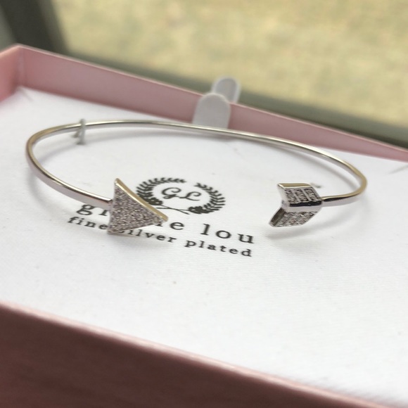 New! Silver Arrow Bracelet - Picture 2 of 3